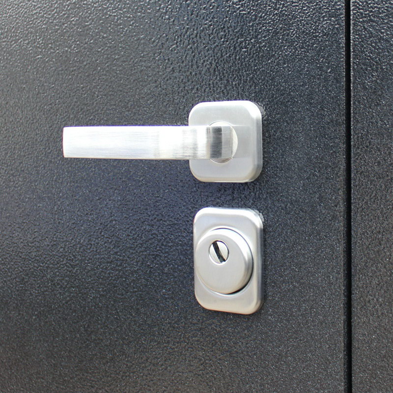 Входная дверь Спартак Б с зеркалом